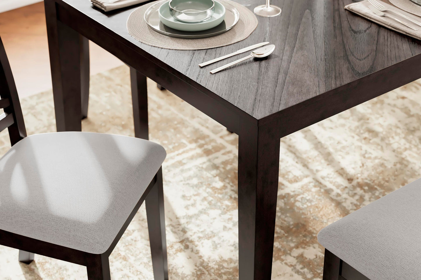 Langwest Dining Room Table Set (6/CN) – Taylor's Furniture