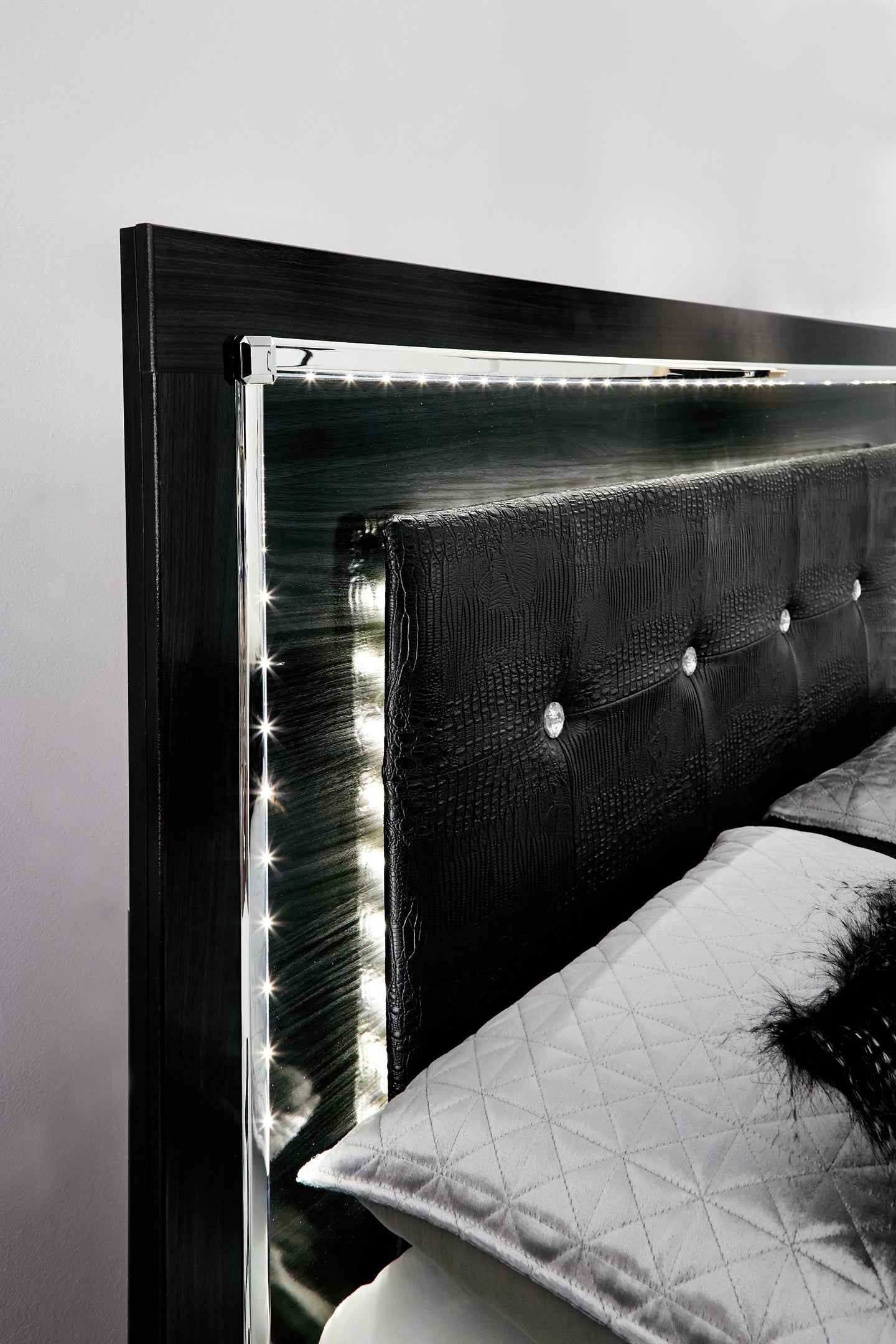 Kaydell Queen Upholstered Panel Bed
